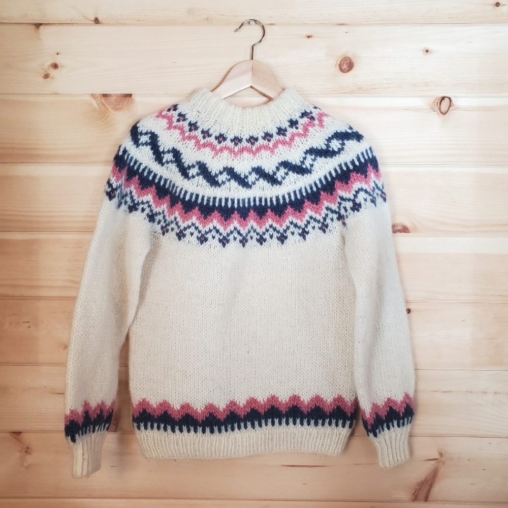Vintage Handknit Fair Isle White Wool Blend Sweater Size S-L